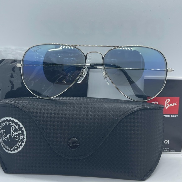 BNIB Rayban Silver with Blue Gradient Lens Rb3025 - Picture 2 of 7